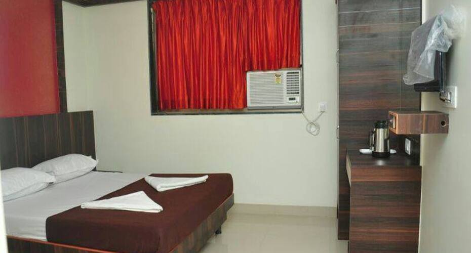 River Side Hotels and Resort, Thane 5