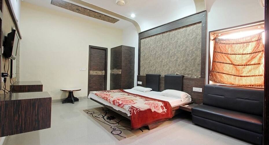 Hotel Shree Inn, Junagadh 1
