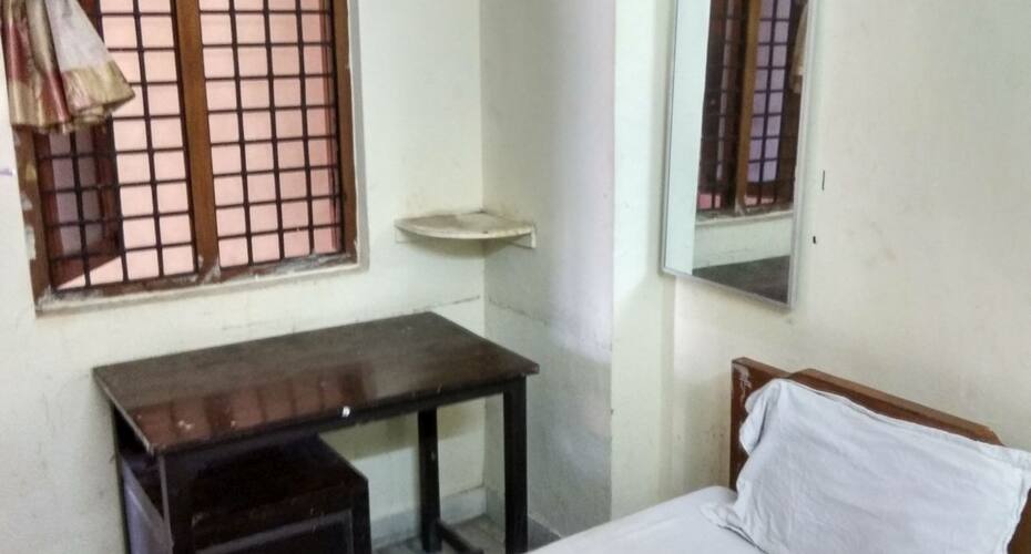 Hotel Raj Bhavan Guest House, Chennai 2