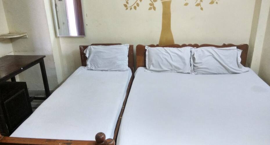 Hotel Raj Bhavan Guest House, Chennai 4