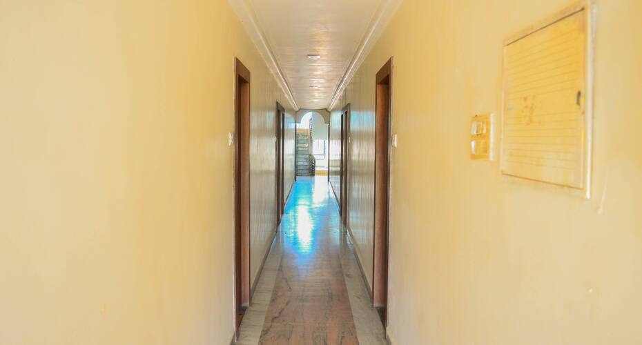 Hotel Raj, Shirdi 4