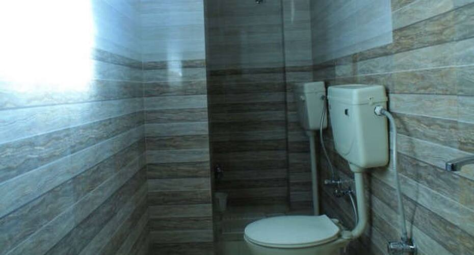 Hotel Harish Chandra Palace, Basti 4