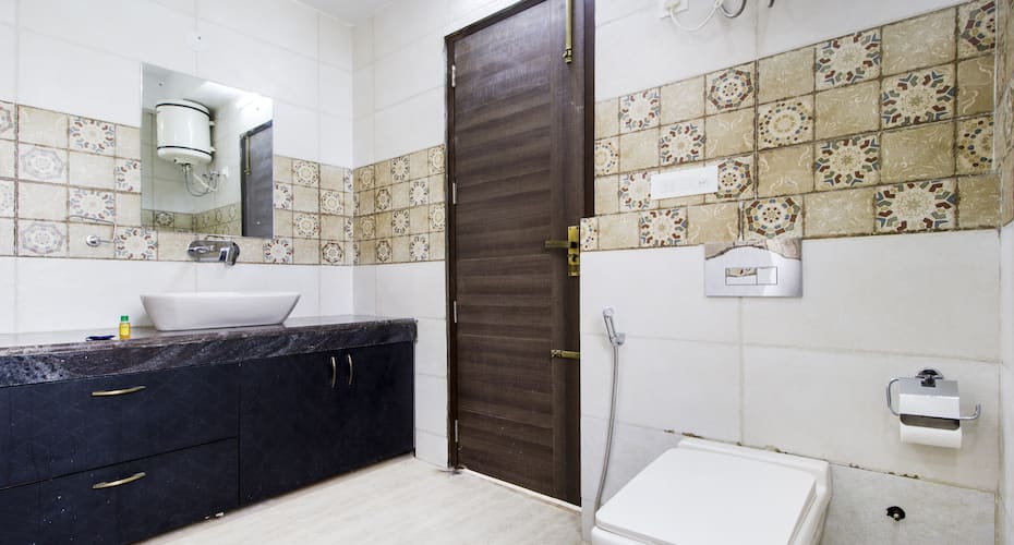 Hotel Royal Tulip Sushant Lok II, Gurgaon 5