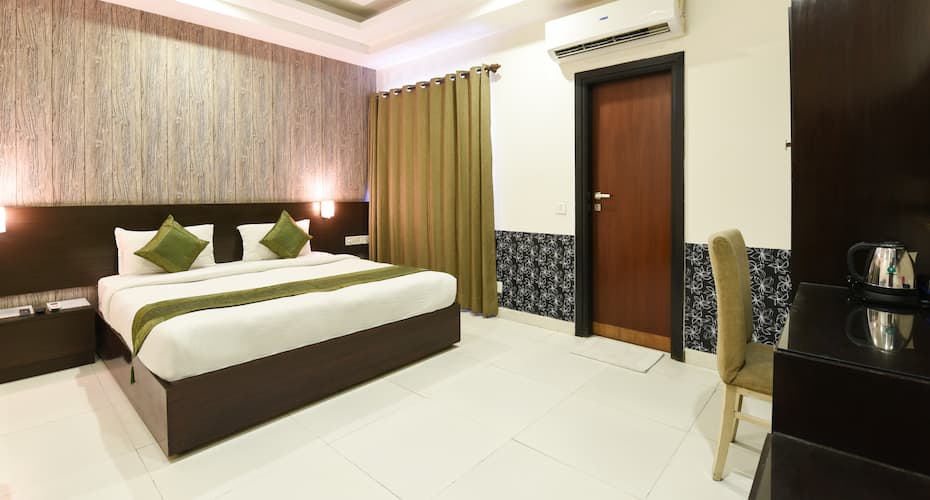 Hotel Aksh Palace Golf Course Road, Gurgaon 2