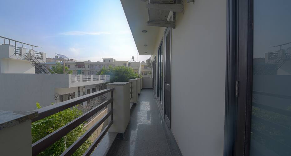 Perch Grove Golf Course Road, Gurgaon 4