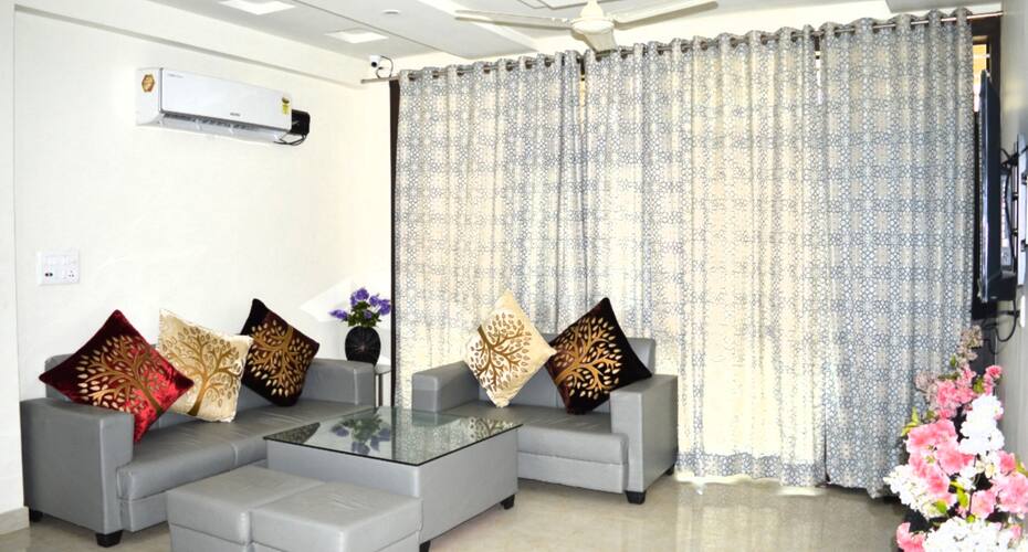 Amigo Homestay, Agra 5
