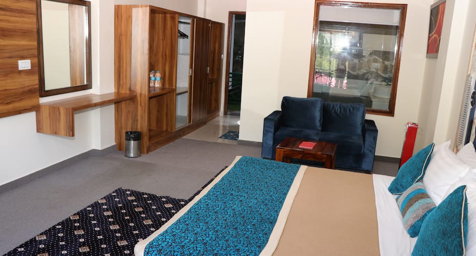 Country Inn Maple Chail, Chail 5