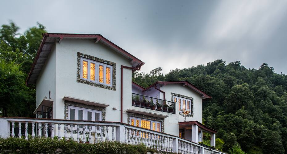 The White Peaks, Nainital 1