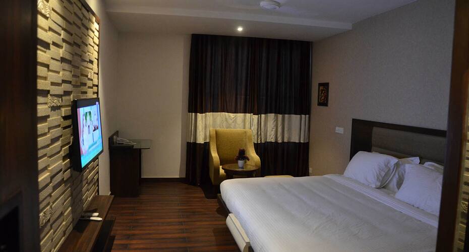Hotel Fortune Blue, Sikar 1