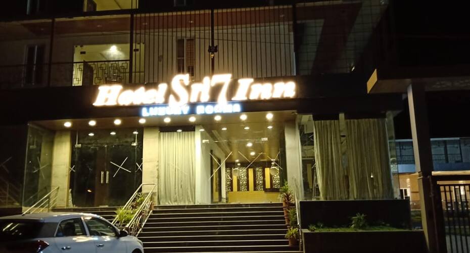 IROOMZ Sri 7 Inn, Anantapur 3