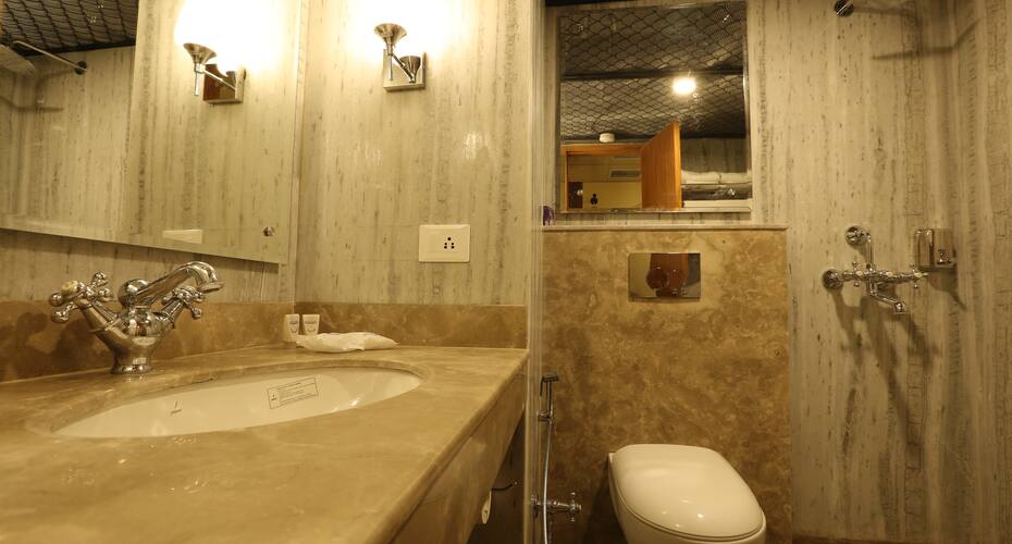 Leo Fort Hotel, Ludhiana 5