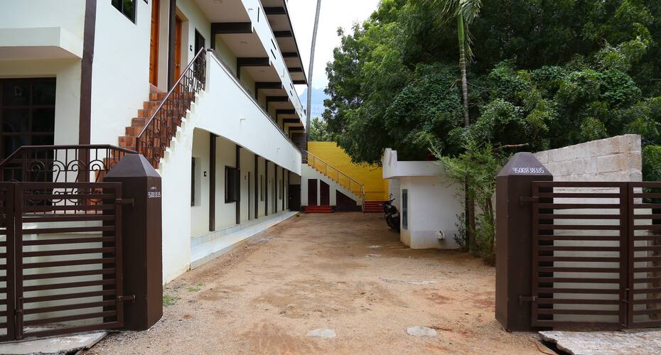 Alankar Lodge & Party Hall, Courtrallam 2