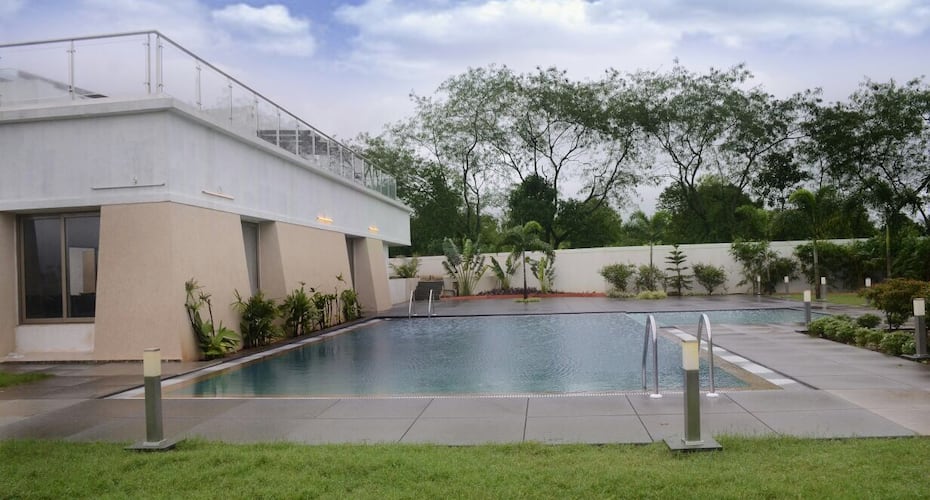 Miz Column 6BHK Villa With Pool and Party Hall, Lonavala 4