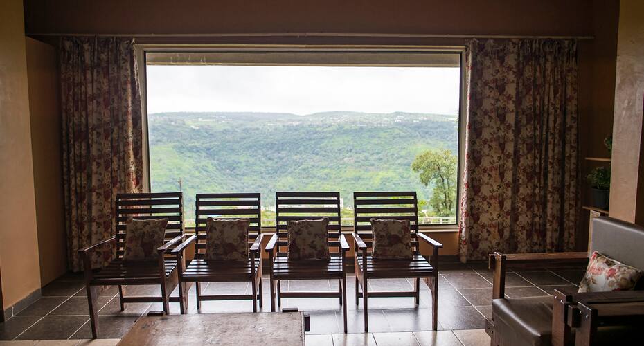 Dala Rooster Bungalow, Panchgani 5