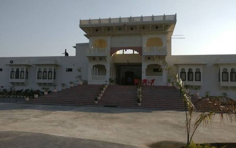 Tej Mahal Palace, Dausa 1