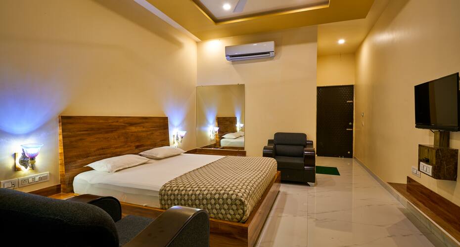 Hotel Saptarang Residency, Panhala 5