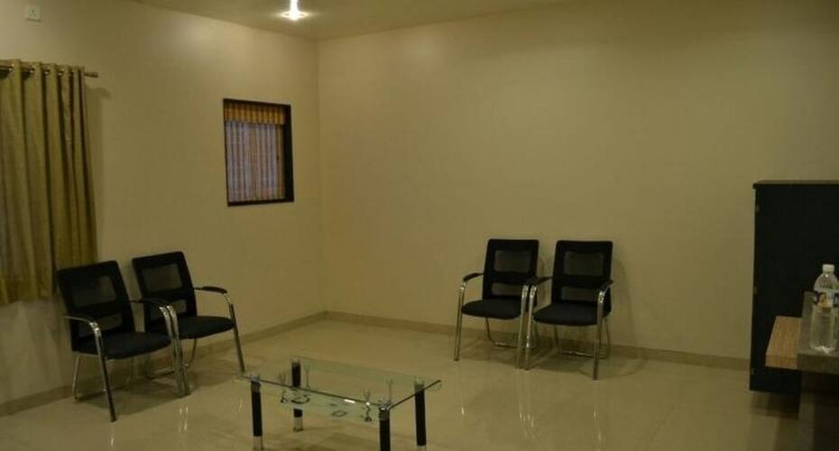 HotelSuvarnjyot, Ahmednagar 4