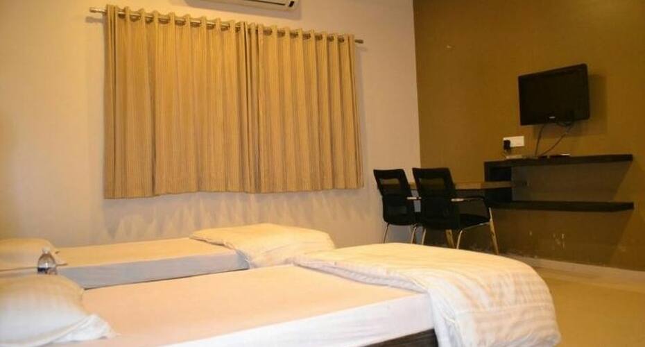 HotelSuvarnjyot, Ahmednagar 5
