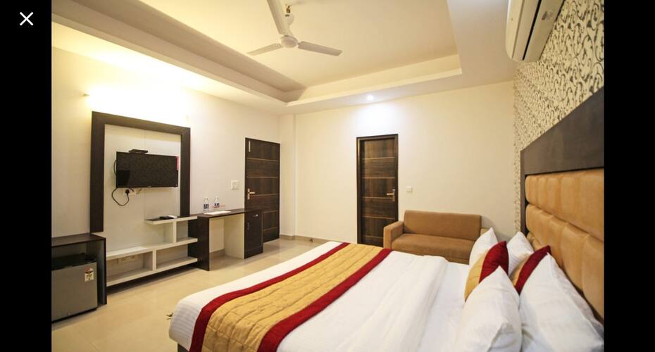 Callista Inn Golf Course Road, Gurgaon 5