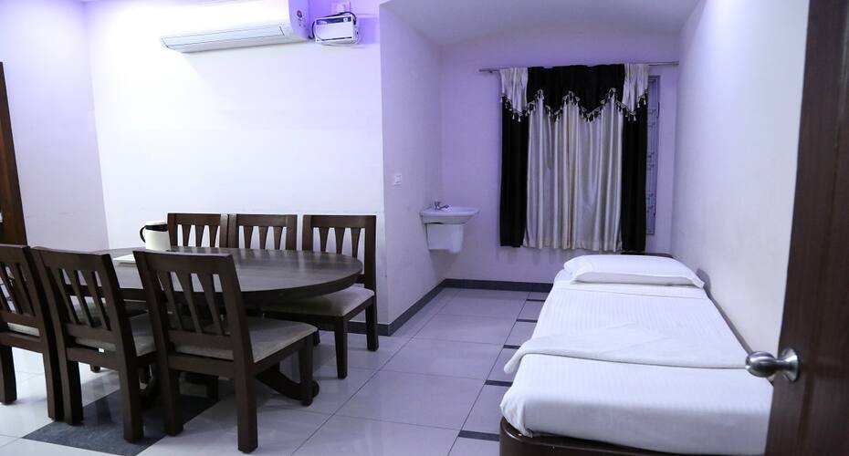 Hotel GNR Palace, Guntur 5