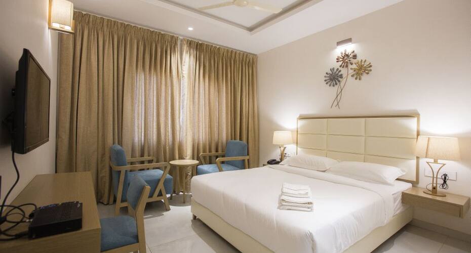 Sapphire Premium Hotel & Suite, Karad 1