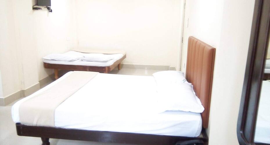 Hotel Woodside Annexe, Tirupati 5