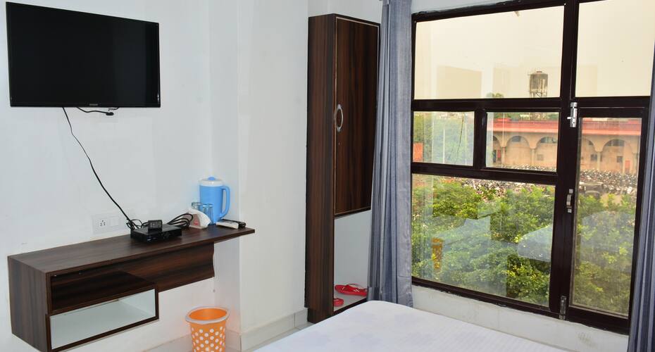 Hotel Orchard Green, Pathankot 3