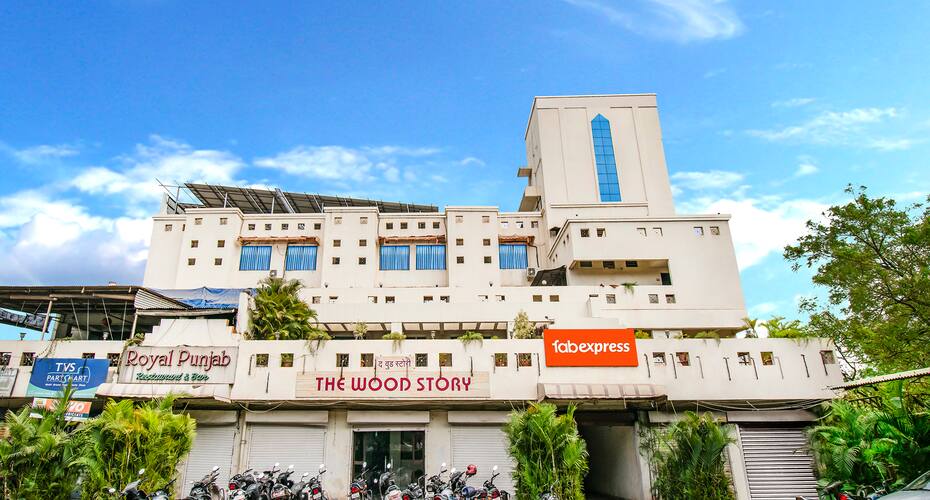Hotel HMR Royal Inn, Pune 1