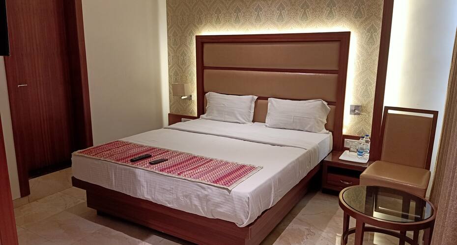 The Crown Business Hotel, Thane 2