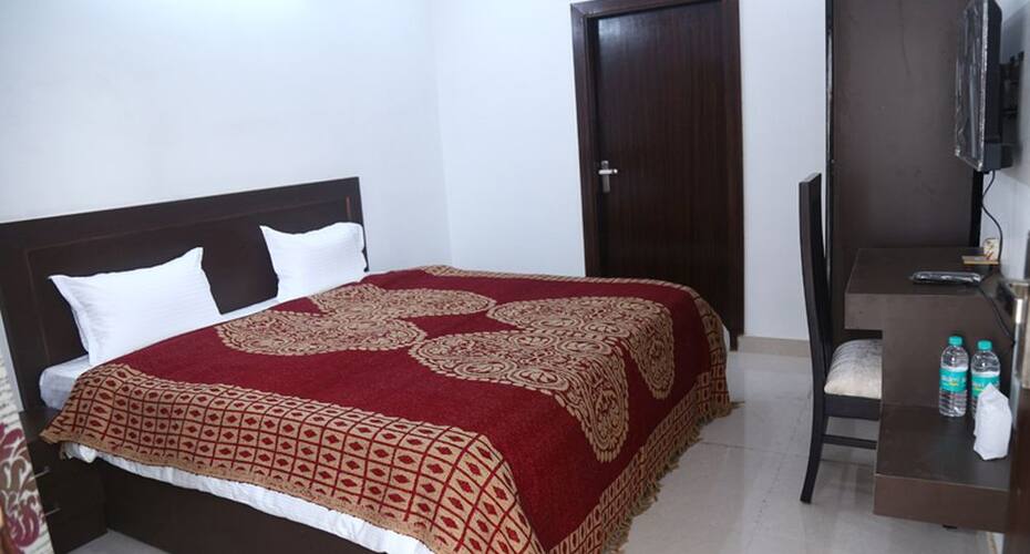 Aradhana's Homestay, Agra 5