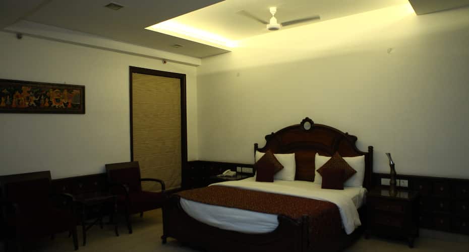 Lavish Inn, New Delhi 4