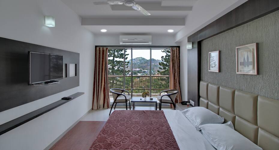 Toran Gujarat Bhavan, Mount Abu, Mount Abu 1