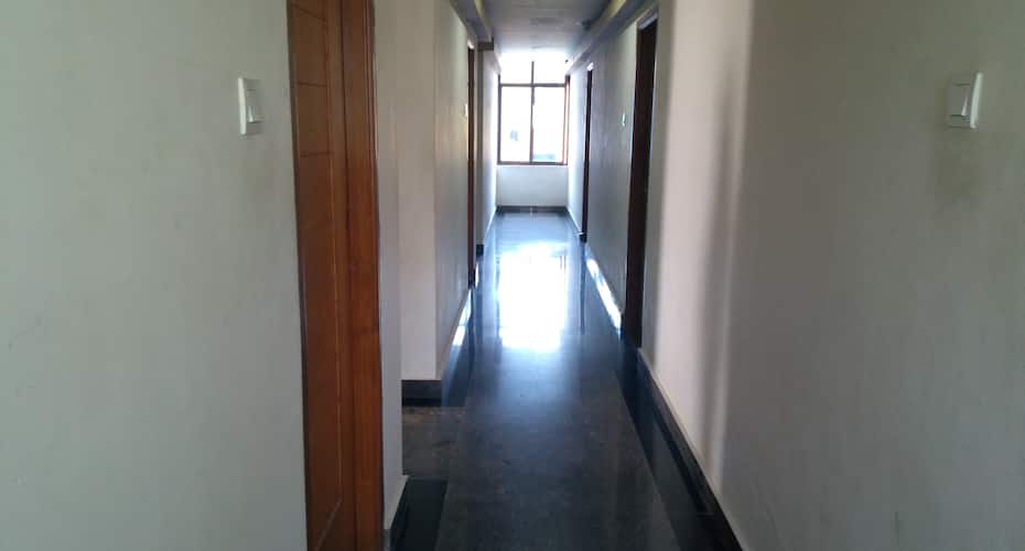 Iroomz Amar Inn, Anantapur, Anantapur 5