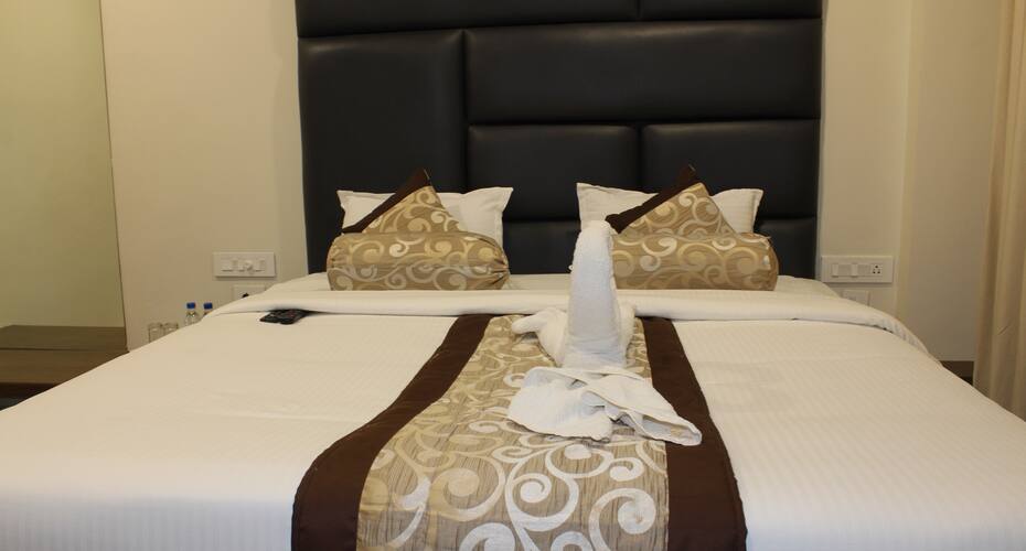 Hotel Grand Gayathri, Khammam 2