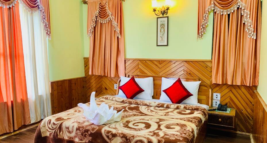 Kartik Holiday Cottage, Manali 3