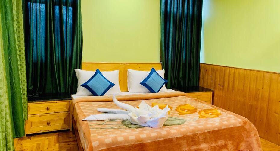 Kartik Holiday Cottage, Manali 5