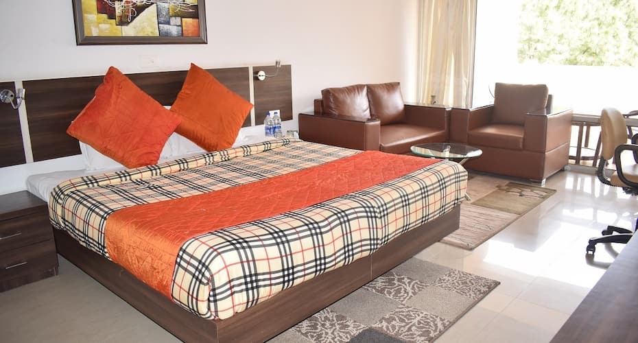 Misty Meadows Resort, Kasauli 5
