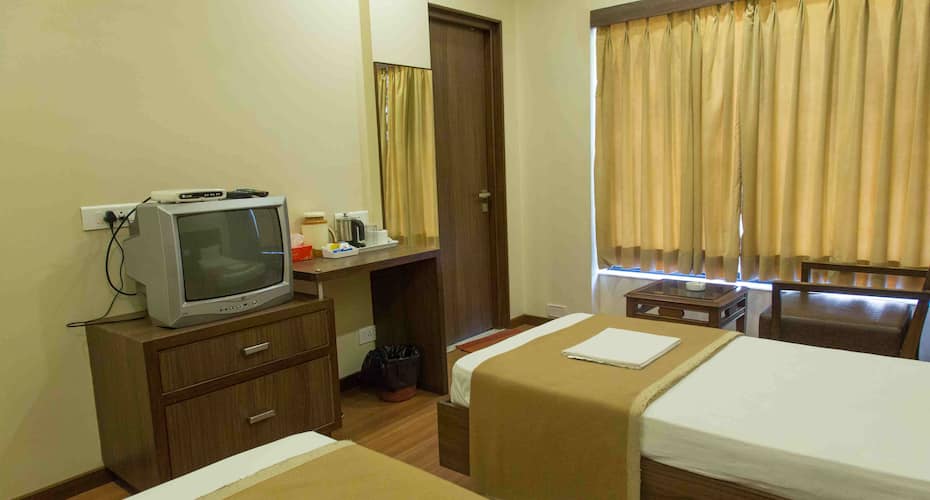 JK Rooms 137 Majestic Annexe, Nagpur 3