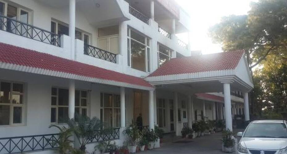 Mountain Quail  Tourist Resorts, Panchkula 4