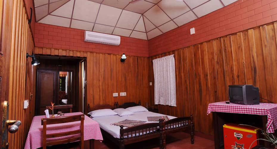 Vembanad Lake Villas, Kumarakom 5