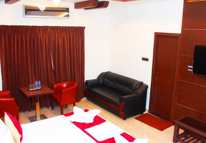 Staylite Suites, Chennai 4