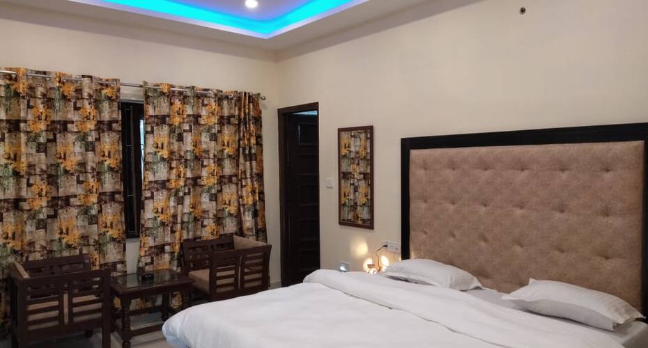 Hotel Usha Palace Spring Road, Mussoorie 3