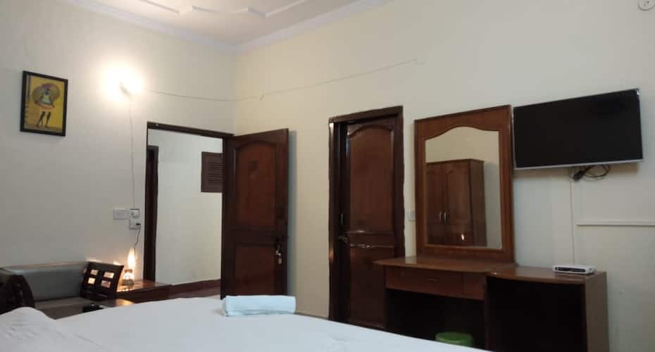 Hotel Usha Palace Spring Road, Mussoorie 4