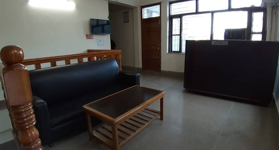 Hotel S N Residency, Mussoorie 4