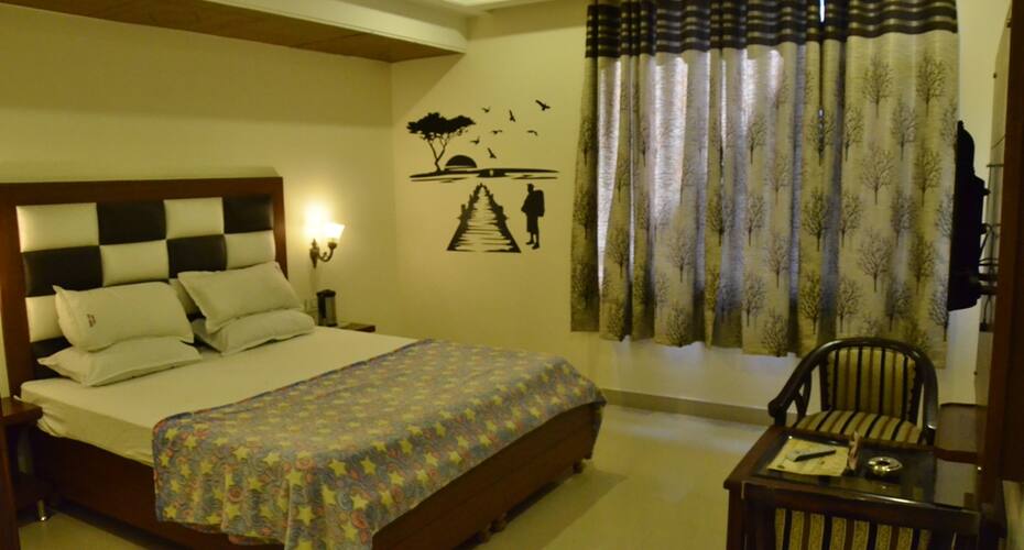 Hotel At Inn, Zirakpur 3