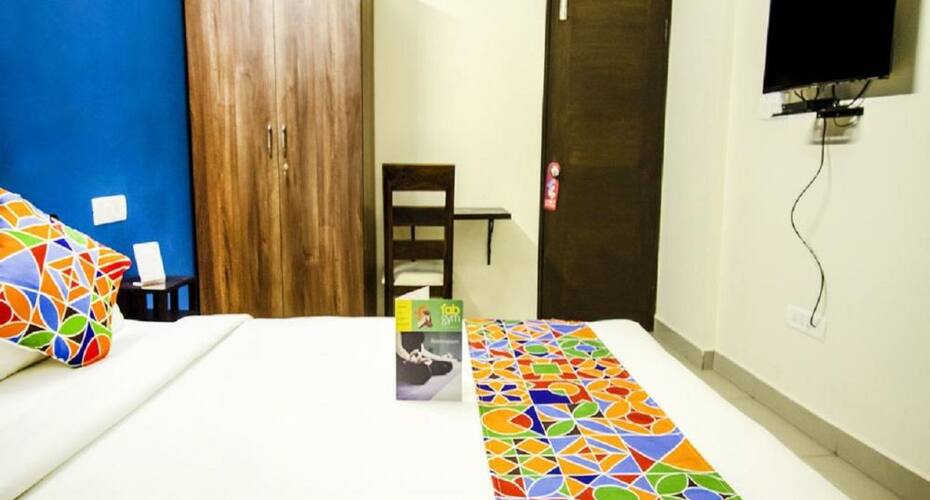 Hotel 12 Degrees West EGL, Bangalore 4