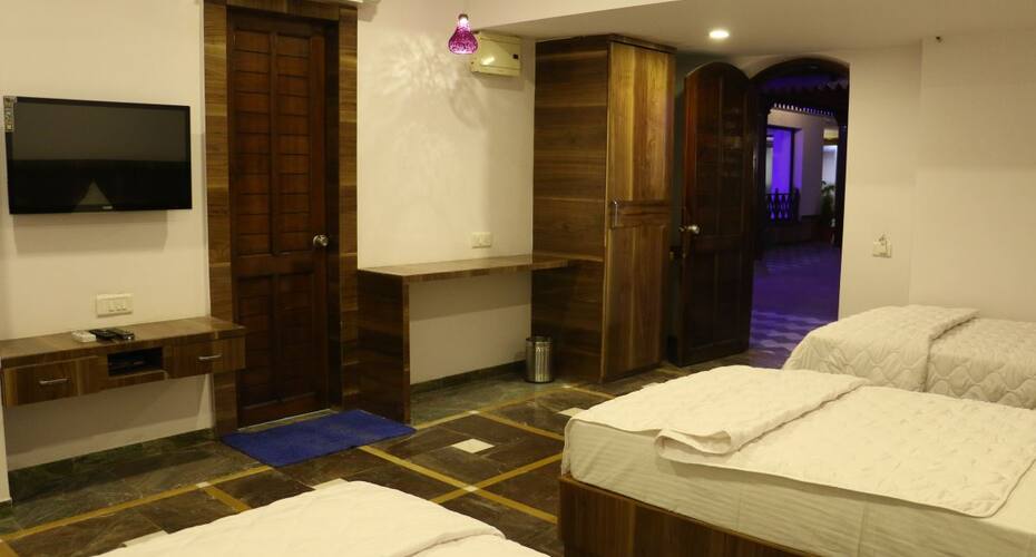 The Grand Mid Way, Gandhinagar 5