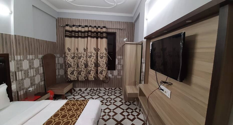Hotel Katra Heights, Katra 4