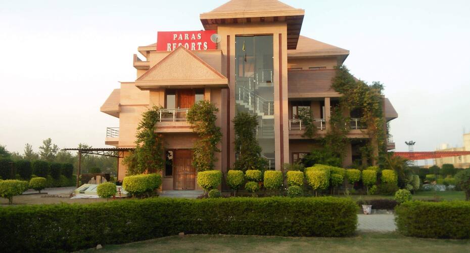Hotel Paras & Resorts, Fatehabad 4