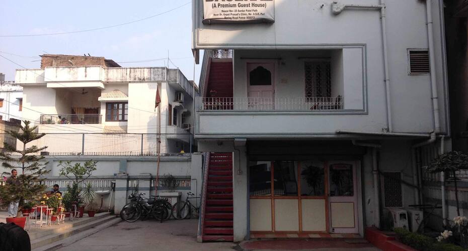 BASERAZ - A Premium Guest House, Patna 1